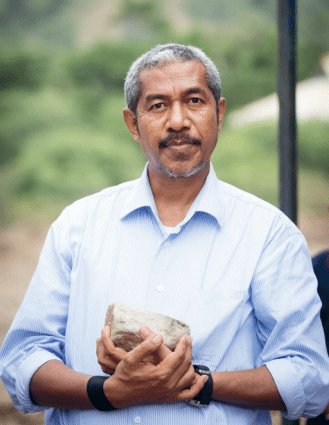 Image above: Fr Joaquim Sarmento SJ, the Jesuits’ Regional Superior in Timor-Leste, holds the foundation stone for a new Teacher Training Institute founded by Jesuit missionaries with support from our Australian Jesuit community.